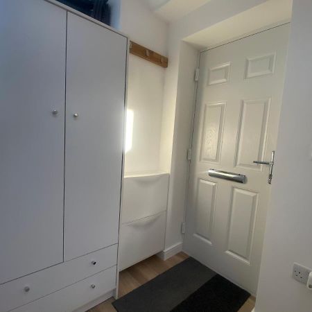 Lovely And Modern Studio Apartment. Борхамуд Екстериор снимка