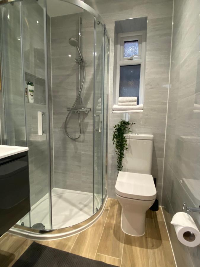 Lovely And Modern Studio Apartment. Борхамуд Екстериор снимка