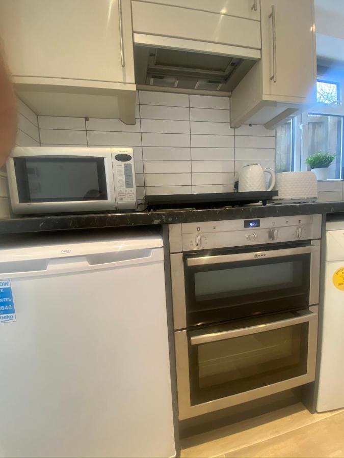 Lovely And Modern Studio Apartment. Борхамуд Екстериор снимка