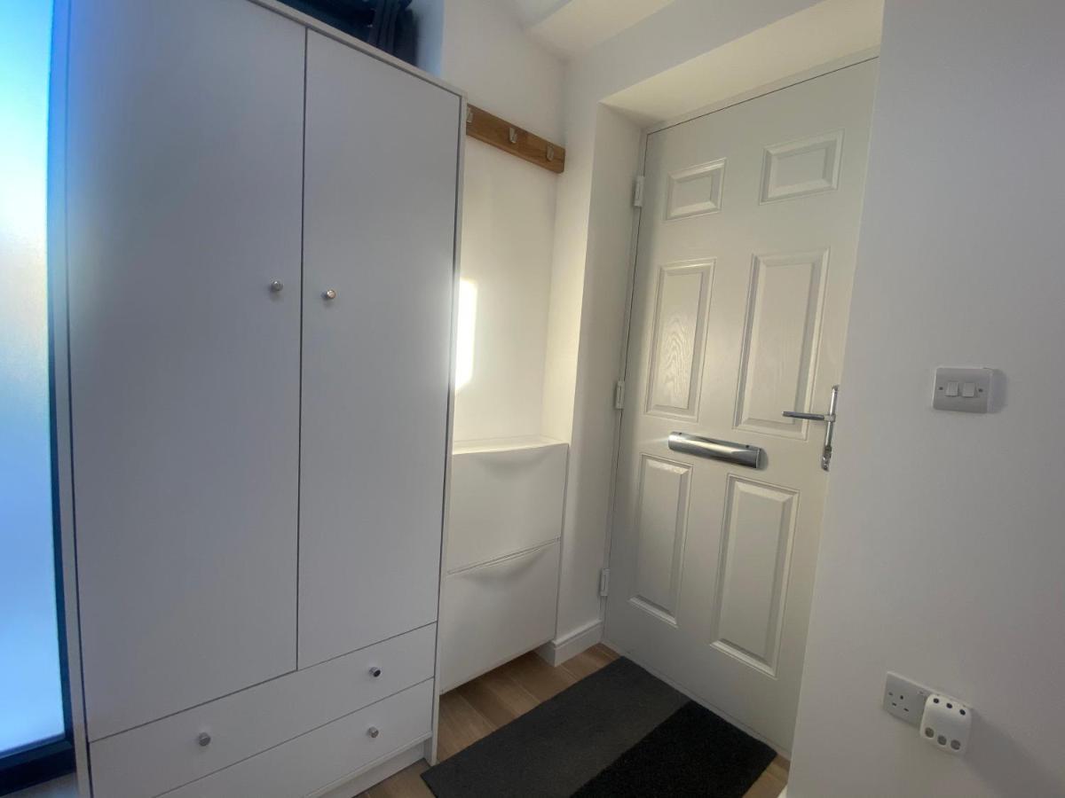 Lovely And Modern Studio Apartment. Борхамуд Екстериор снимка