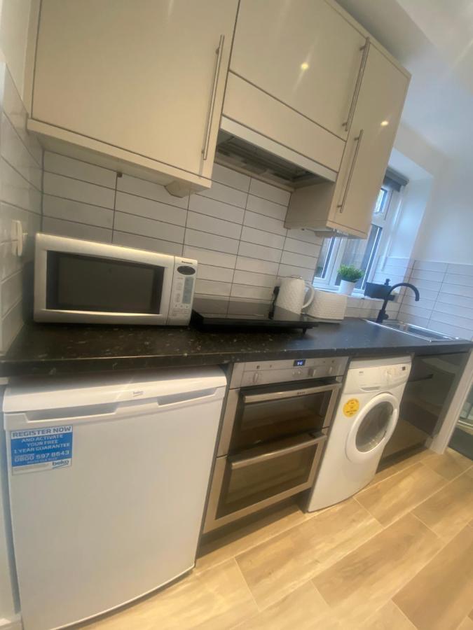 Lovely And Modern Studio Apartment. Борхамуд Екстериор снимка